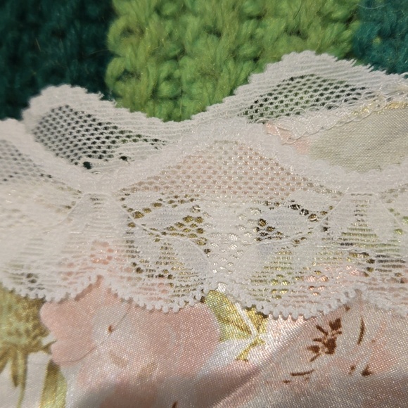 Pink satin shorts 2x brand new - Picture 3 of 4